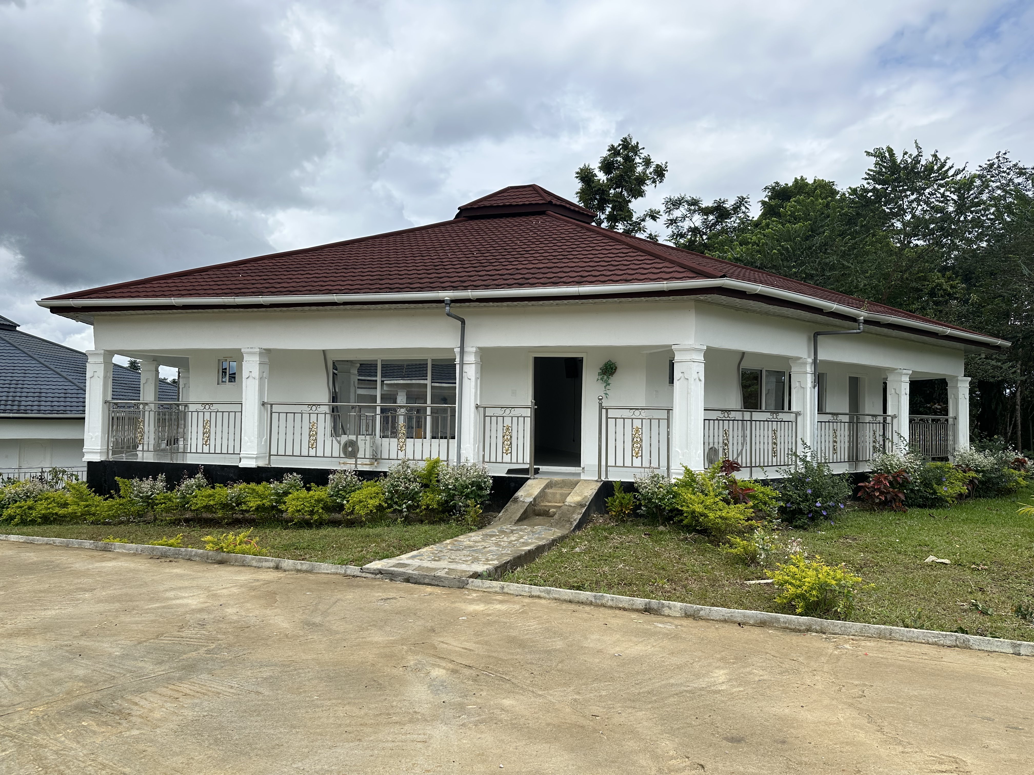 Executive Suite - Living Area